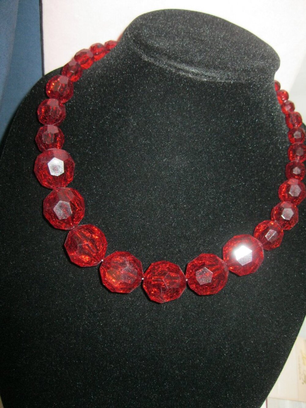 RARE AND VERY COLORFUL RED BEADED NECKLACE FROM THE 1980'S